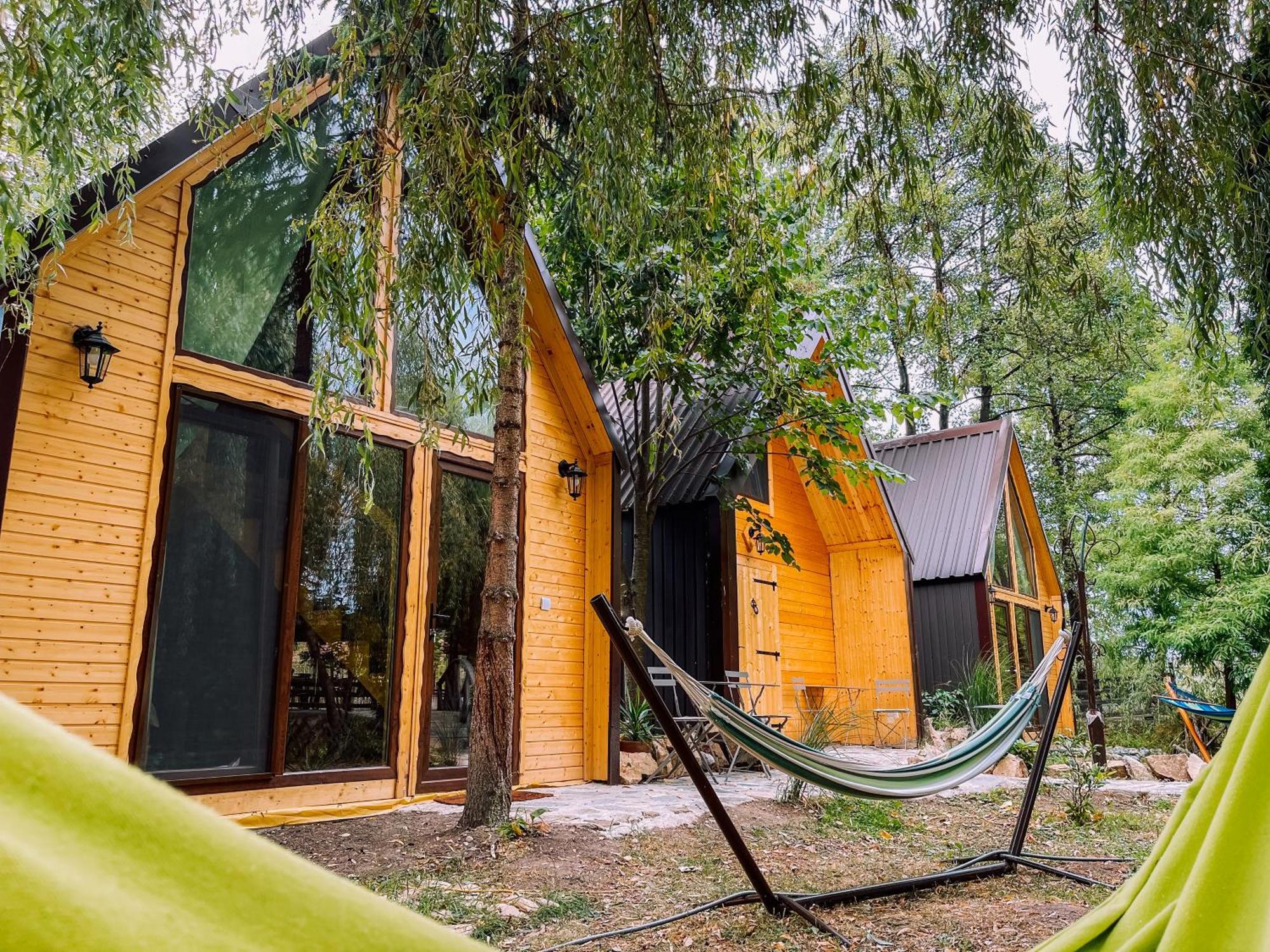 Conacul Lui Patrick Hotel Poenari Екстериор снимка