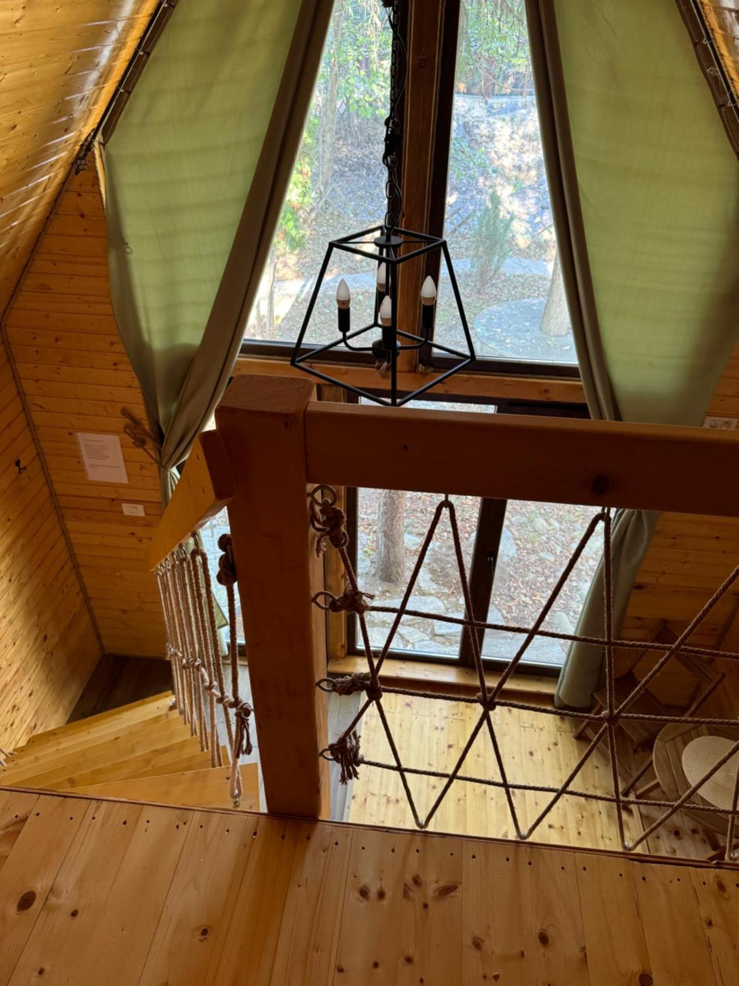 Conacul Lui Patrick Hotel Poenari Екстериор снимка